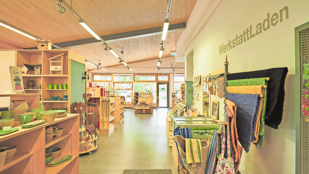 Handgemachtes zum Verschenken und Genießen gibt es im Werkstattladen. Fotos: Diakonie München und Oberbayern / Felix Baab
