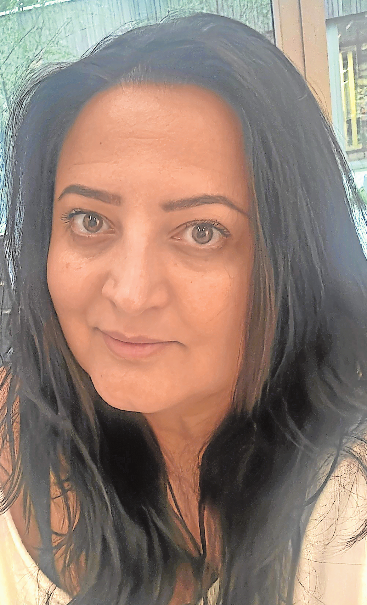 Ardita Bashota, Leiterin des Bürgerbüros und des Bereichs Soziales im Rathaus Neubiberg, berät sehr gerne zur Spendenaktion„Aktion Christkind“. Foto: privat