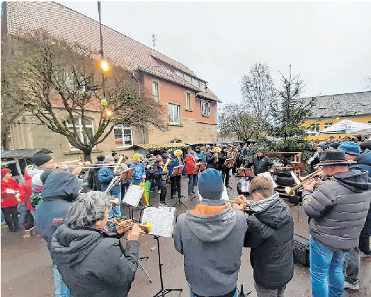 Der Tüngentaler Posaunenchor sorgt für stimmungsvolle Musik. Fotos: privat