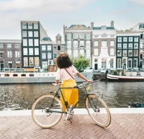 Amsterdams Grachten sind einmalig. Foto: Davide Angelini/Adobestock