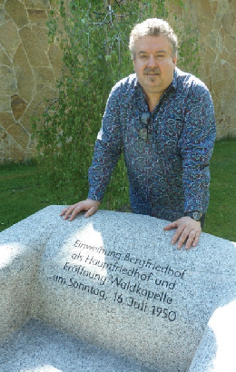 Bernd Walter ist Bereichsleiter Friedhofswesen aus Begeisterung. Foto: Michael Single
