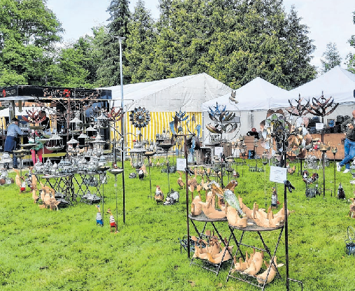 Bei hoffentlich schönem Wetter lässt sich die Zeit auf der Garten & Gaumen angenehm verbringen. Bei gutem Essen, die Kinder auf der Hüpfburg und beim Stöbern an den Ständen. Fotos: Bettina Puth