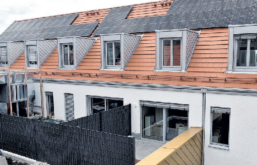 In dem Neubau mit der Klinkerfassade sind auch Wohnungen entstanden.
