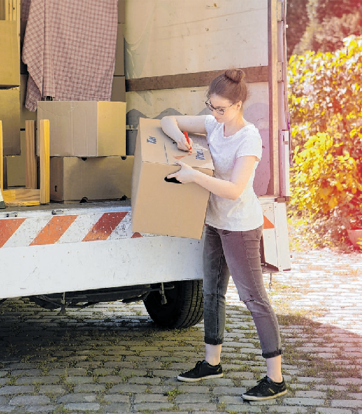 Bevor der Umzugstag näher rückt, braucht es ein Quäntchen Glück bei der Wohnungssuche. Besonders in Ballungsräumen ist die Nachfrage groß. Foto: djd/Geld und Haushalt