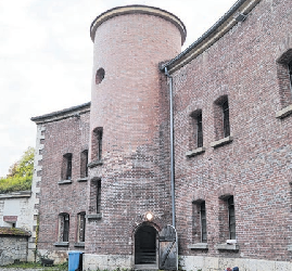Das alte Gemäuer des Fort Unterer Eselsberg.  FOTO: PETRA STARZMANN