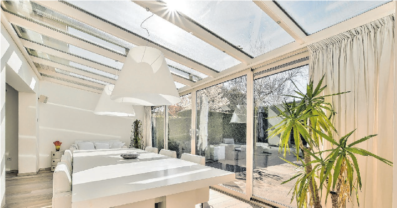 Modernisierer sollten darauf achten, dass alle verwendeten Mörtel, Grundierungen, Klebstoffe und Fugenmassen emissionsarm sind. Foto: Casa imágenes - stock.adobe.com