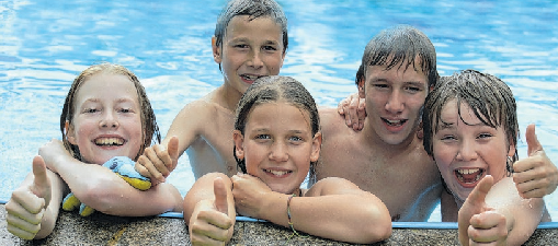 Ein Besuch im Freibad macht einfach Laune. Foto: Stephanie Hofschlaeger/pixelio.de