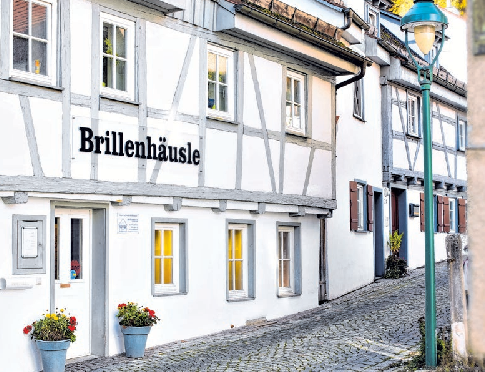 Blaubeurens kleine, feine Lädchen in den historischen Gassen locken zum entspannten Einkaufsbummel am dritten Maisonntag.