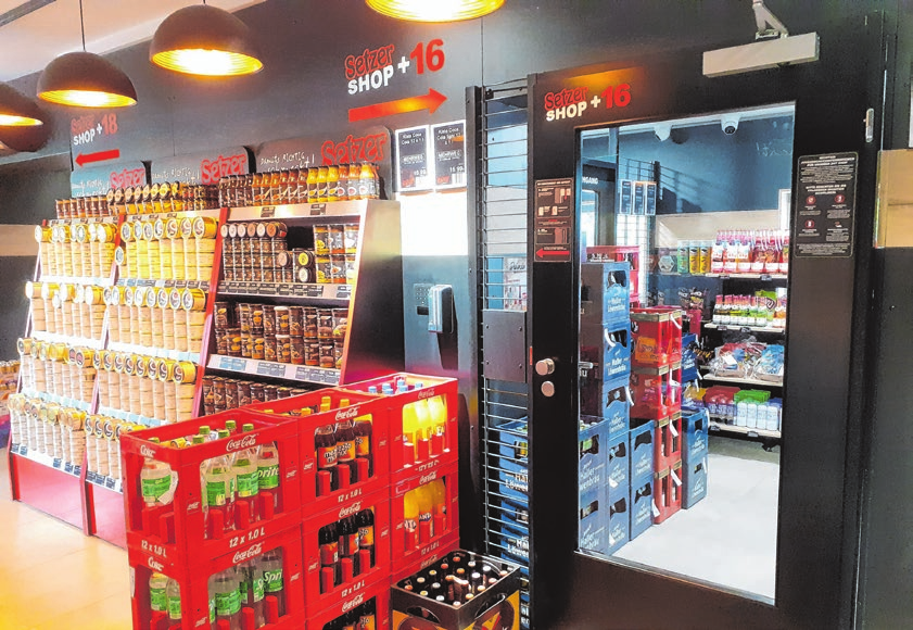 Innerhalb des rund um die Uhr geöffneten Shops finden sich zwei Bereiche für Kunden ab 16 und ab 18 Jahren.