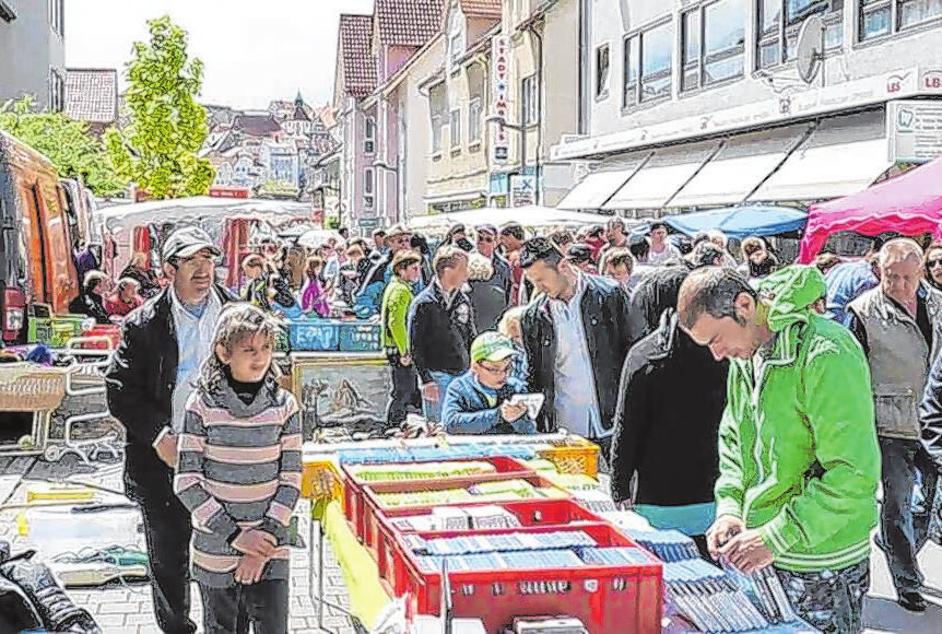 Die Großveranstaltung „Hechingen aktiv“ verspricht am verkaufsoffenen Sonntag, 4. Mai, erneut ein vielfältiges Programm für die ganze Familie. Von 12 bis 17 Uhr präsentieren sich Einzelhandel, Handwerk, Dienstleistung, Industrie und Vereine in der gesamten Stadt. Ein besonderes Highlight ist das neue Bobbycar-Rennen, das am Vortag, am Samstag, 3. Mai, ab 14 Uhr die Herrenackerstraße hinabführt und das Veranstaltungswochenende einläutet. Fotos: Stadtmarketing Hechingen e. V.