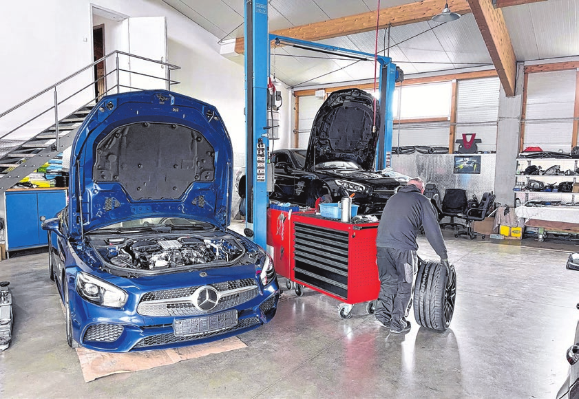 In der Werkstatt werden die Autos vor der Auslieferung fit für die Käufer gemacht. Fotos: Antonio De Mitri
