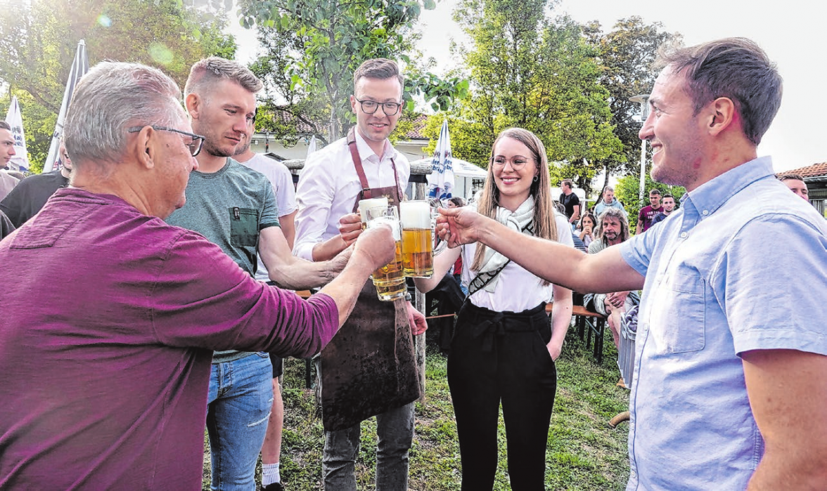 Leckeres Fassbier, edle Weine und vieles mehr: Beim Dorffest kommen alle auf ihre Kosten.