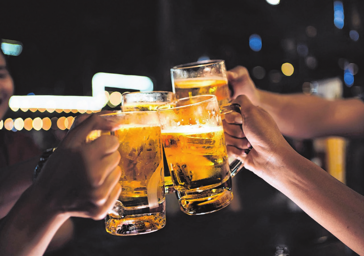 Auch die Gastronomie beteiligt sich am Sommernachtstraum in Ehingen. Foto: torwaiphoto/adobe.stock