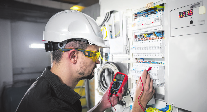 Die Elektroniker von Dussmann Speidel Elektro stehen für Qualität im Handwerk.