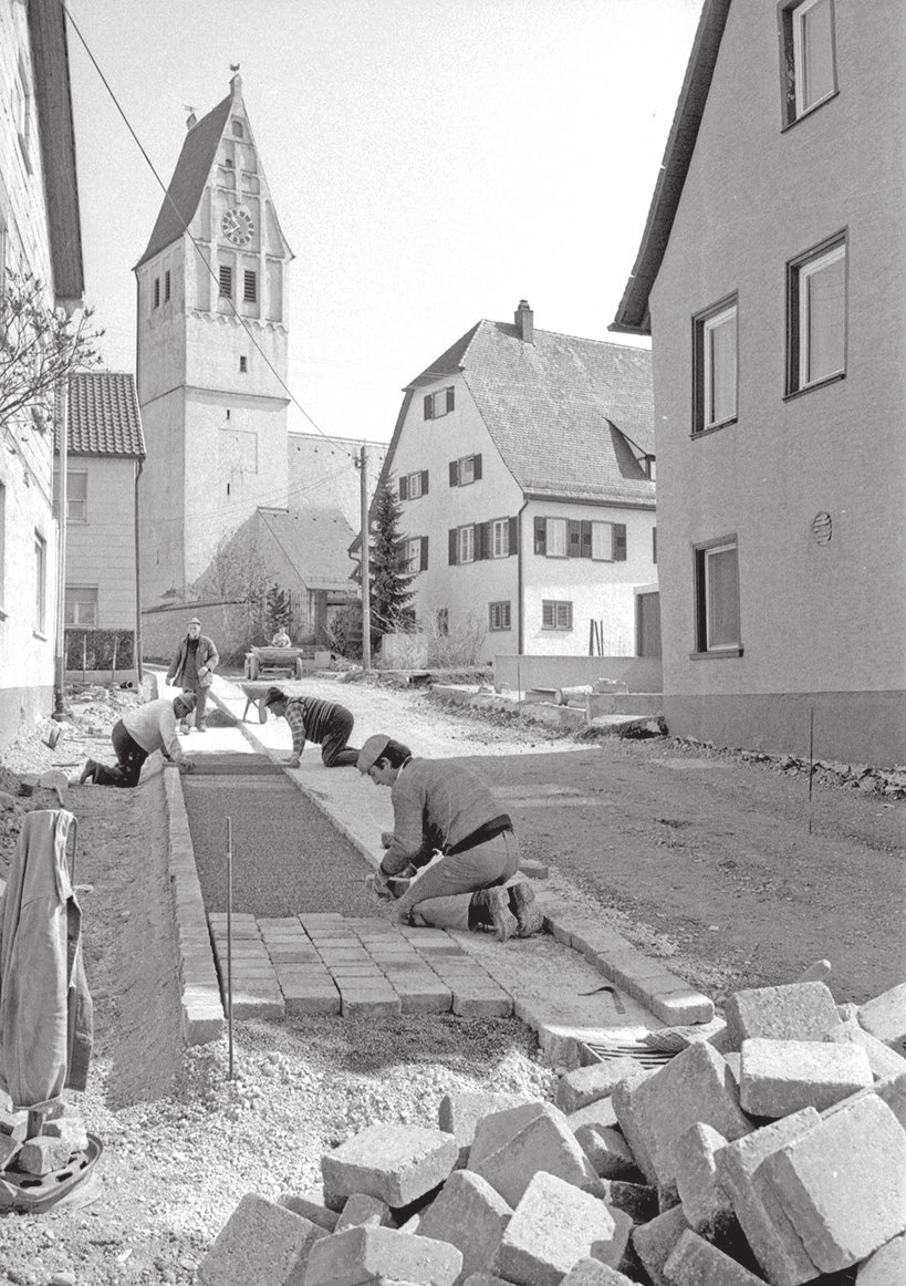 09.05.1985 Ausbau geht voran Kirchgasse Amstetten-Dorf