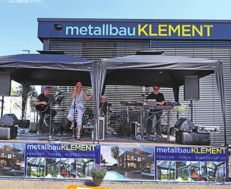 Die Band „Al Inclusive“ hat beim Tag der offenen Tür für Stimmung gesorgt.