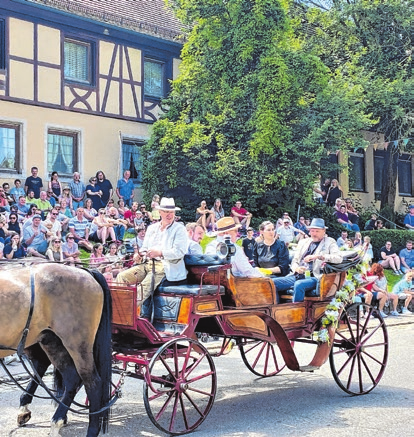 Festkutschen, Mottowagen und vieles Mehr sind zu sehen. Foto: Stadt