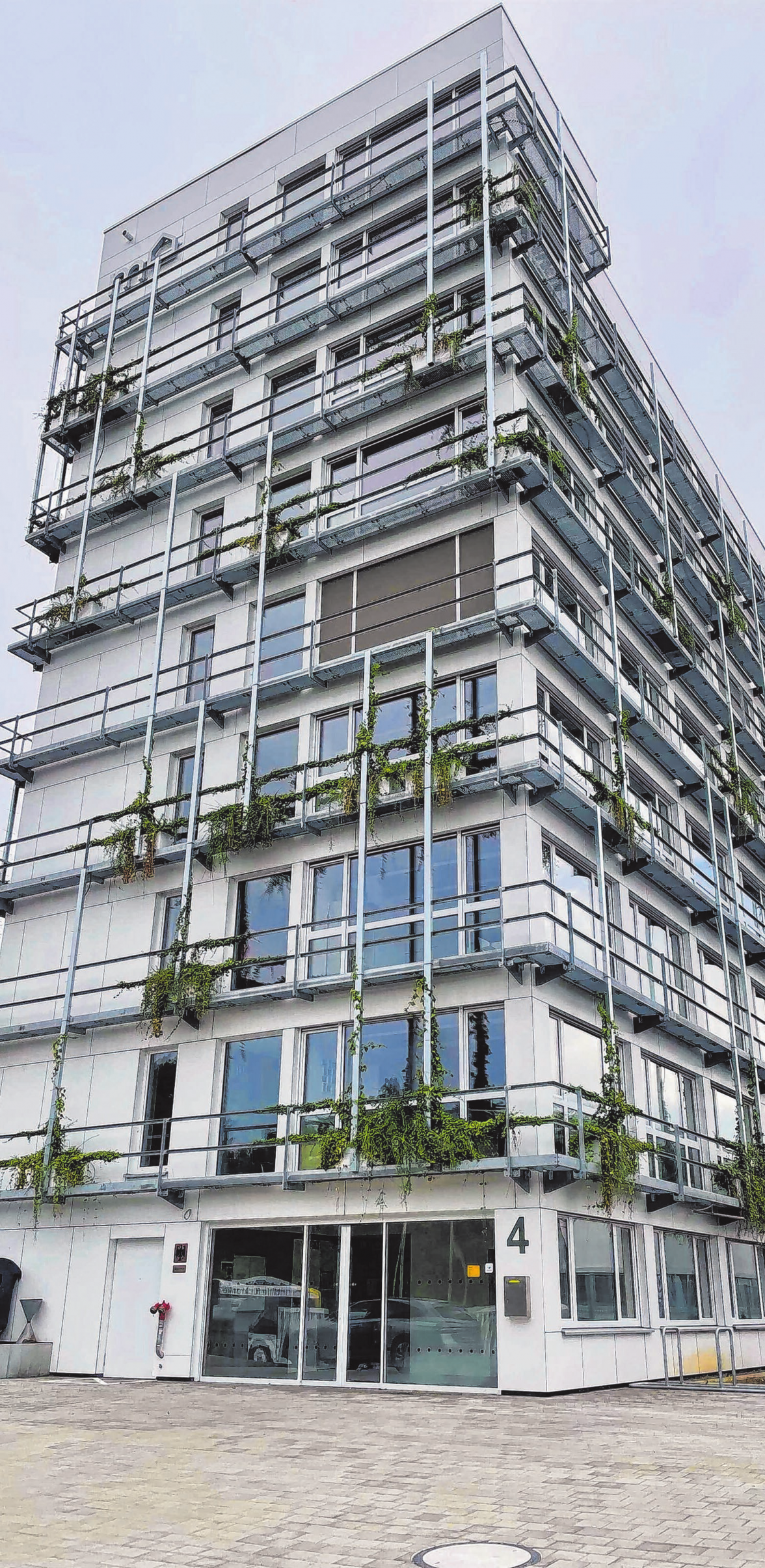 Ein neungeschossiger Neubau in Tübingen. Firmenfotos