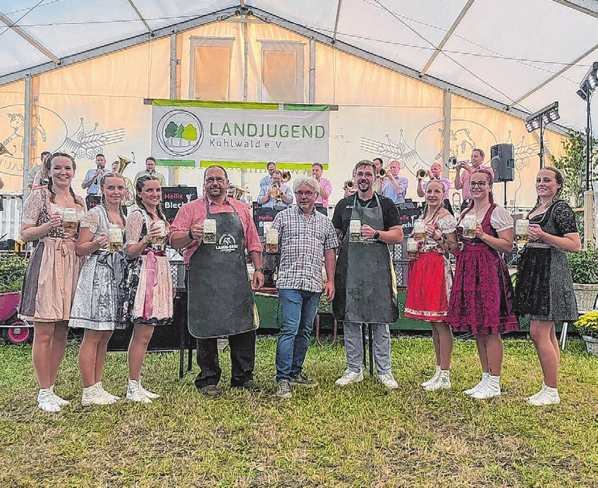 Zünftig geht es alljährlich im Zelt zu. Der Fassanstich und die Bierprobe gehören fest zum Programm.