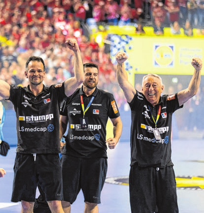 HBW-Jubel über Platz drei im Final4 in Köln. Foto: Eibner