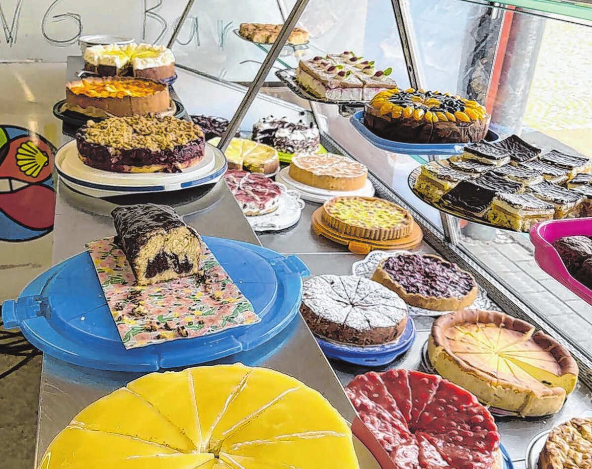 Leckere Vielfalt: Bei der Auswahl von selbstgebackenen Kuchen kann man sich bei der Kirchweih kaum entscheiden. Foto: privat