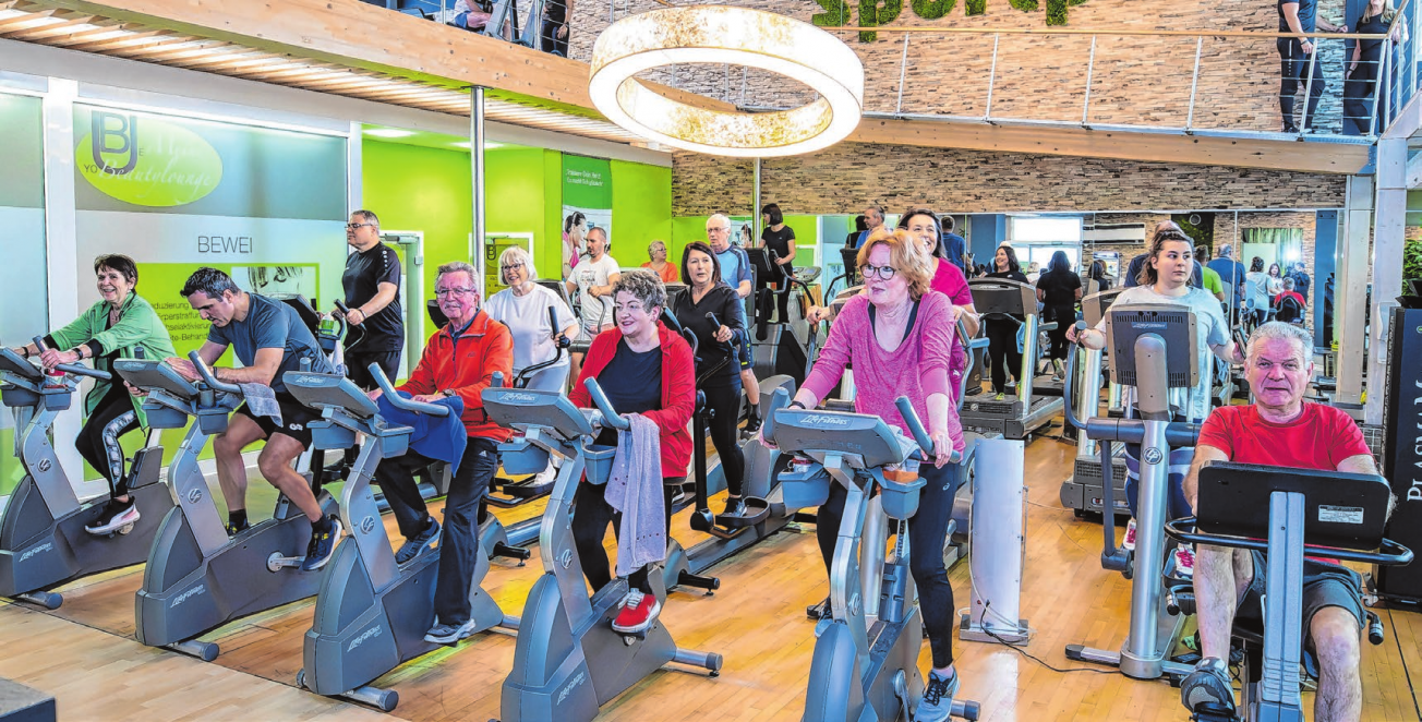 Egal ob auf dem Laufband, auf dem Crosstrainer oder beim Treppensteiger - im Sportpark stehen moderne Geräte bereit. Auch beim Zirkeltraining oder während Gruppenkursen kann der Belt getragen werden.