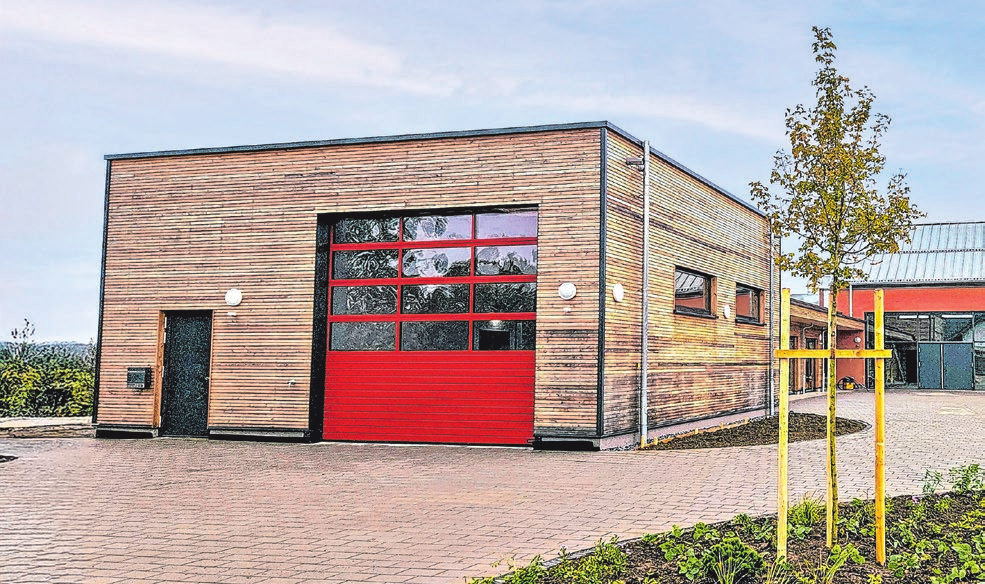 Die moderne Fahrzeughalle für die Feuerwehrabteilung Aichelau ist auch ein Teil des neuen Gemeinschaftshauses.