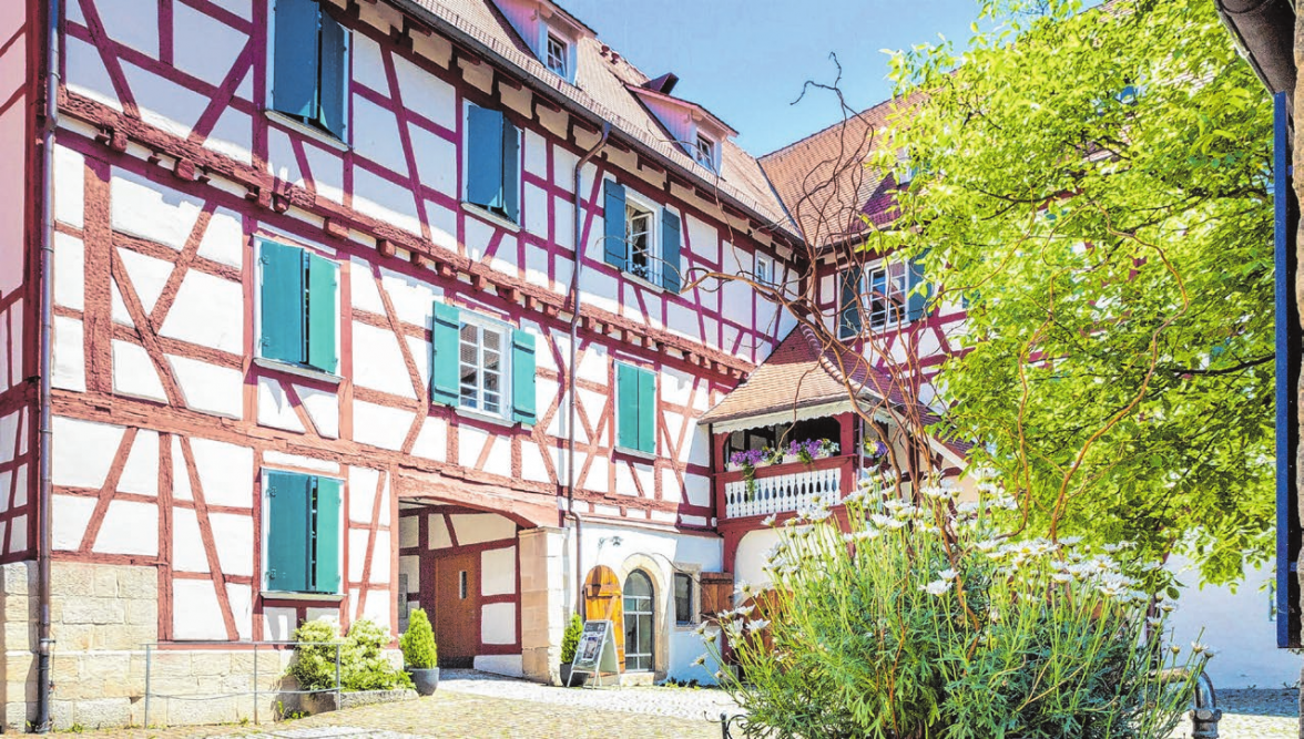 Ein Schmuckstück: der Innere Gomaringer Schlosshof. Foto: Angela Hammer