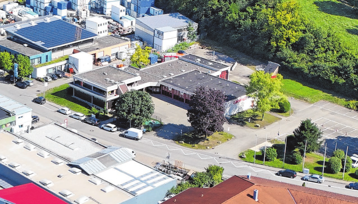 Das Gomaringer Feuerwehrhaus aus der Luft. Foto: Alexander Heinrich, HKL-Verlag