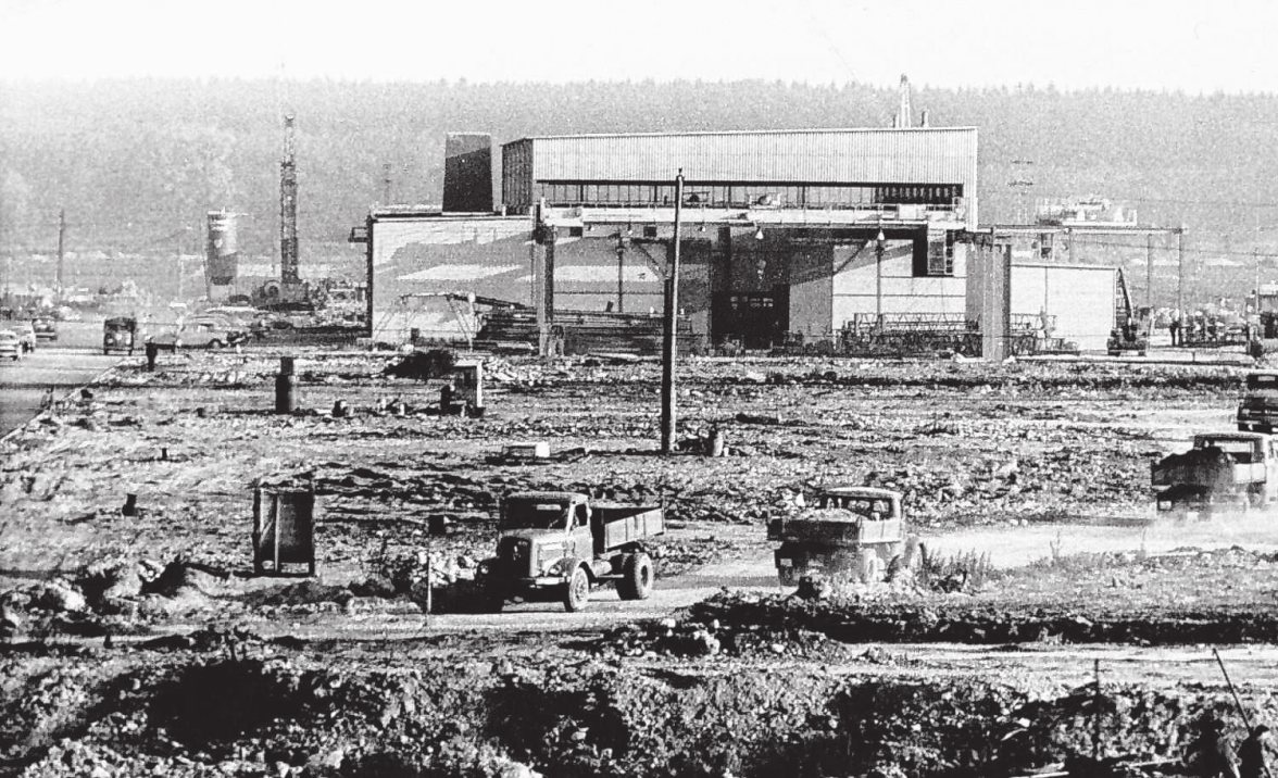 „Das Industriegebiet macht Fortschritte“, notiert die Tageszeitung im Jahr 1965, auch wenn noch viel Brachland zu sehen ist.