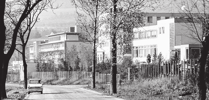Typisch 1960er Jahre: Gebäude im Ulmer Donautal am Heuweg.