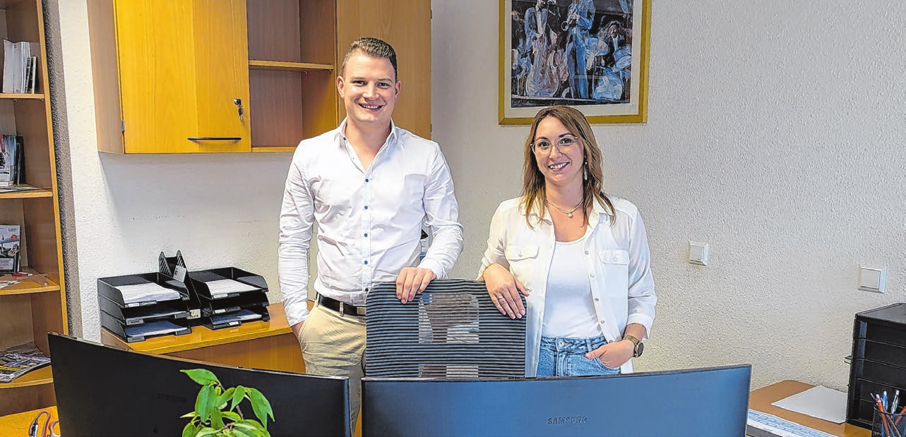 Tim Opferkuch und Nicole Martin kümmern sich zusammen mit Kai und Melanie Opferkuch um die Kunden der Agentur.