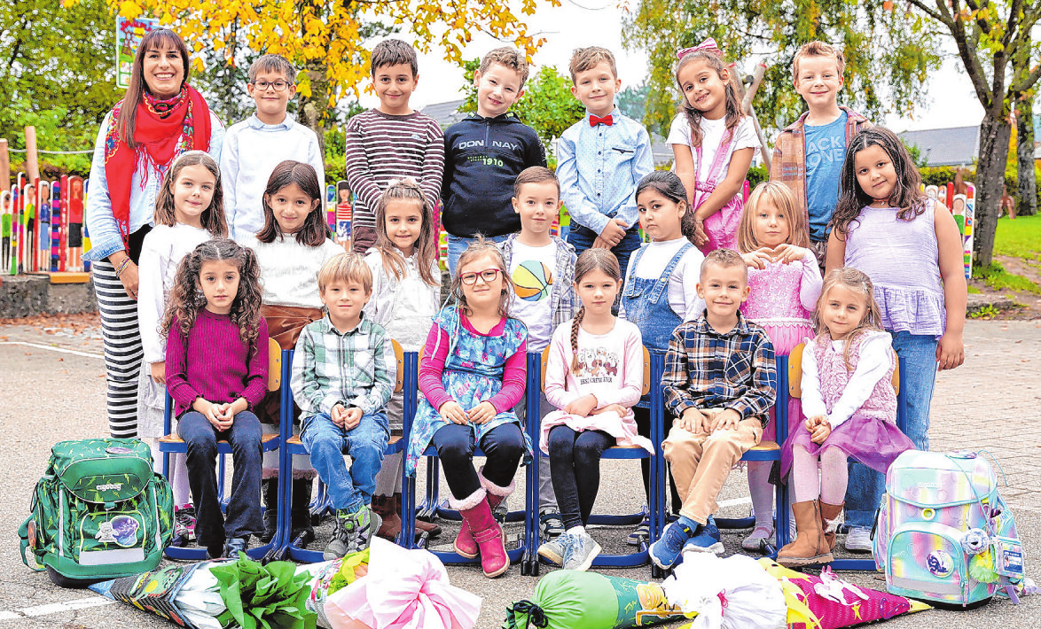 Bühläckerschule Unterrot, Klasse 1 Klassenlehrerin: Dagmar Mebert-Lutz Foto: Top Fotografie