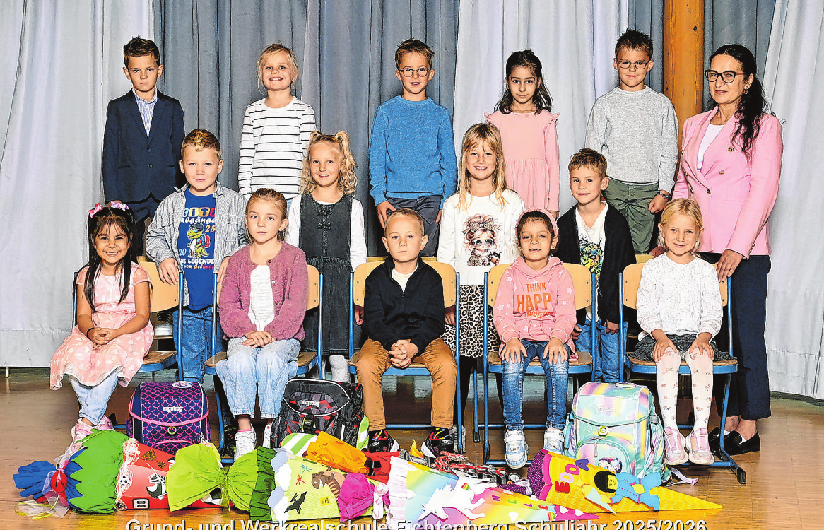 Grundschule Fichtenberg, Klasse 1b Klassenlehrerin: Saskia Metzner Foto: Top Fotografie