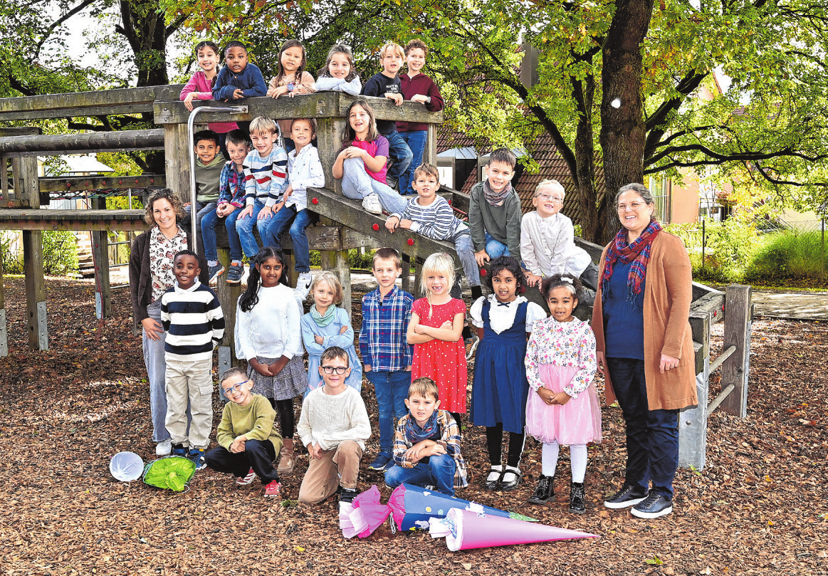 Grundschule Hessental, Klasse lc Klassenlehrerinnen: Isabell Baumann (links), Stefanie Tzschoppe Foto: Top-Fotografie Rau
