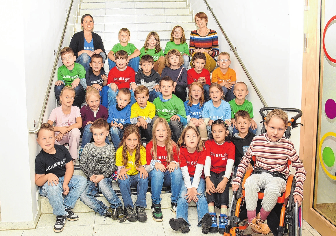 Schmerachschule Ilshofen-Oberaspach, Fuchsklasse 1-2a Klassenlehrerinnen: Martina Füeẞ-Kuppinger, SoHo (links), Gerlinde Brenner Foto: Ulmer Fotografie