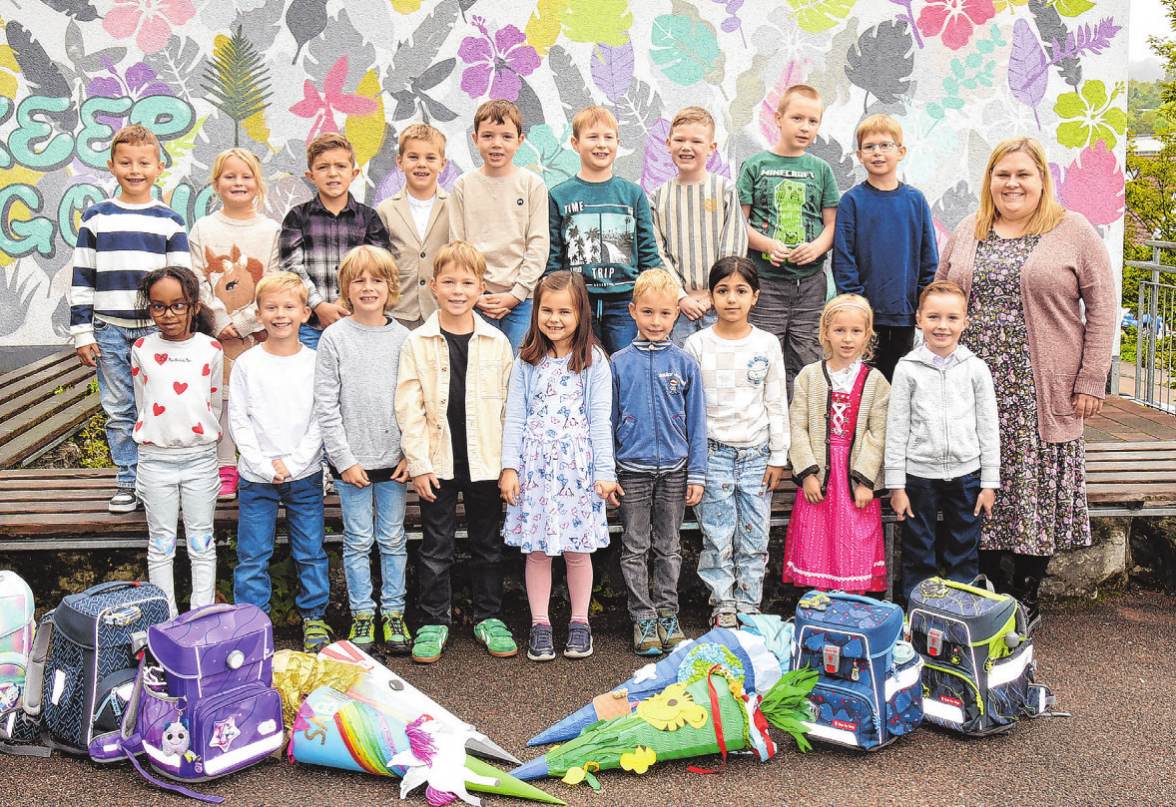 Grundschule Bühlertann, Klasse la Klassenlehrerin: Marie Merkl Foto: nohau Fotostudio