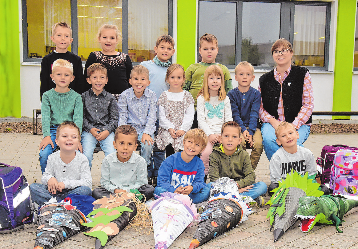 Grundschule Bühlerzell-Geifertshofen, Klasse 1 Klassenlehrerin: Carolin Johe Foto: nohau Fotostudio