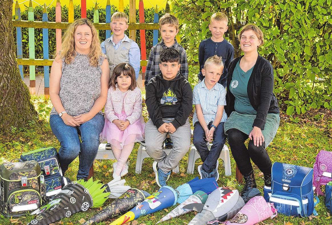 Maria-Montessori-Schule Ilshofen, Unterstufe, Klassenlehrerinnen: Franziska Breuning (links), Simone Kenner (rechts) Foto: Fotostudio Nohau