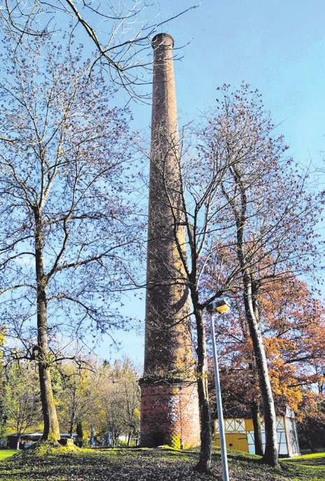 Schornstein als stiller Zeuge der Industrie.