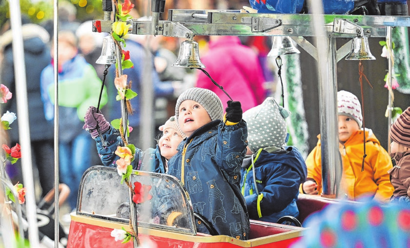 Erst Zuckerwatte und dann eine Runde ins Karussell? Oder lieber umgekehrt? Foto: Lars Schwerdtfeger