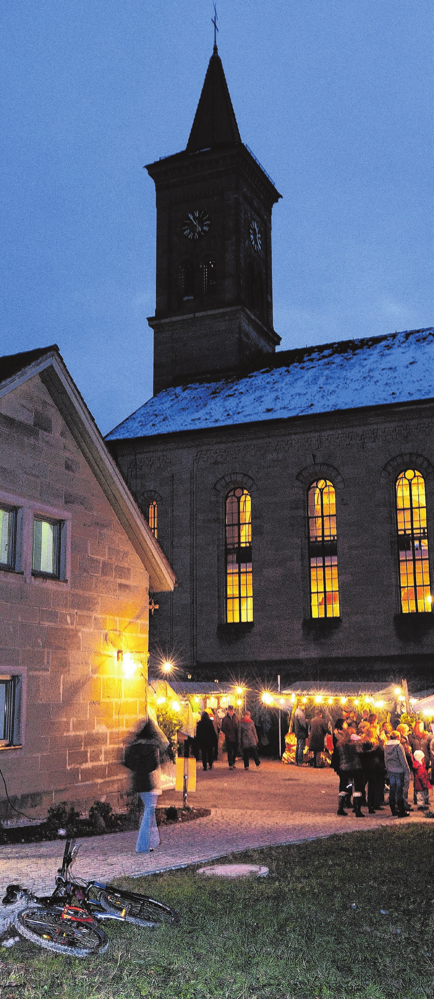Weihnachtliche Stimmung rund um die Westheimer Martinskirche. Fotos: Gemeinde Rosengarten