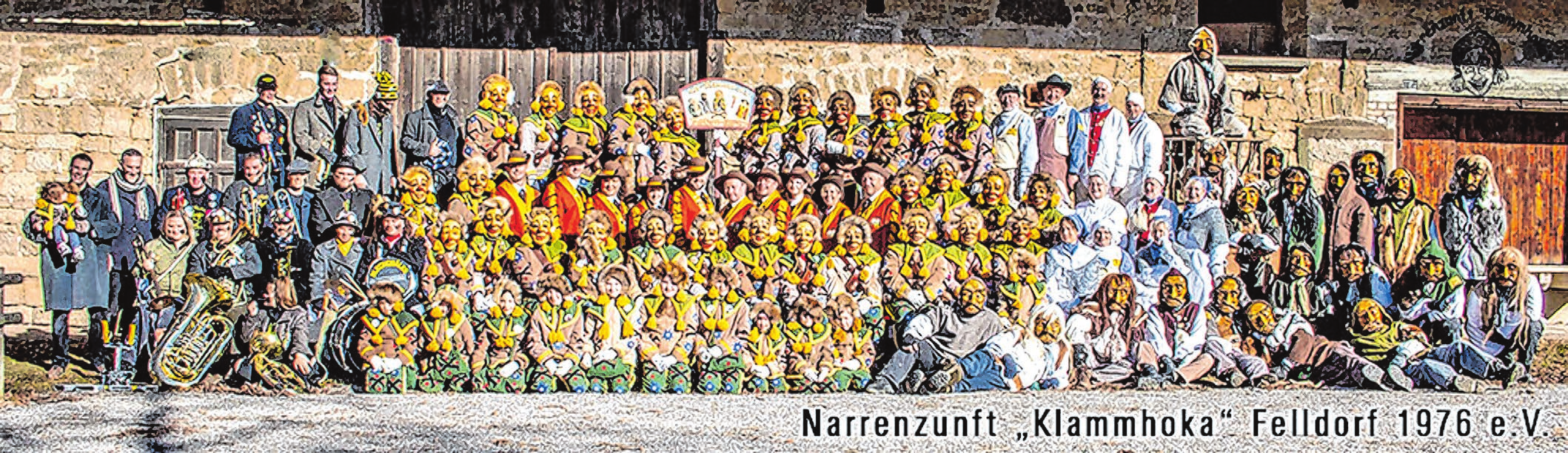 Das Gruppenbild der Narrenzunft „Klammhoka“ Felldorf, die am Wochenende ihr 50-jähriges Jubiläum feiert. Fotos: Narrenzunft Felldorf