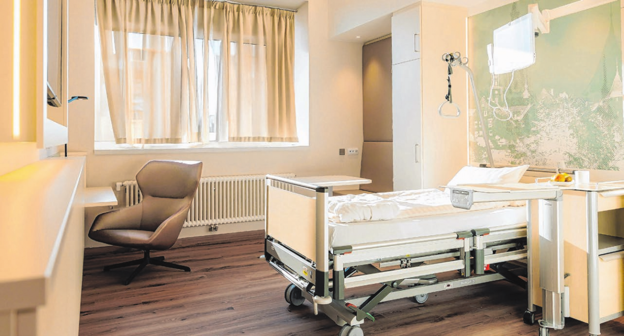 Mehr Komfort und individuelle Betreuung: Die Wahlleistungszimmer im dritten Stock des Klinik-Anbaus sind hotelähnlich ausgestattet. Foto: Klinikum Crailsheim