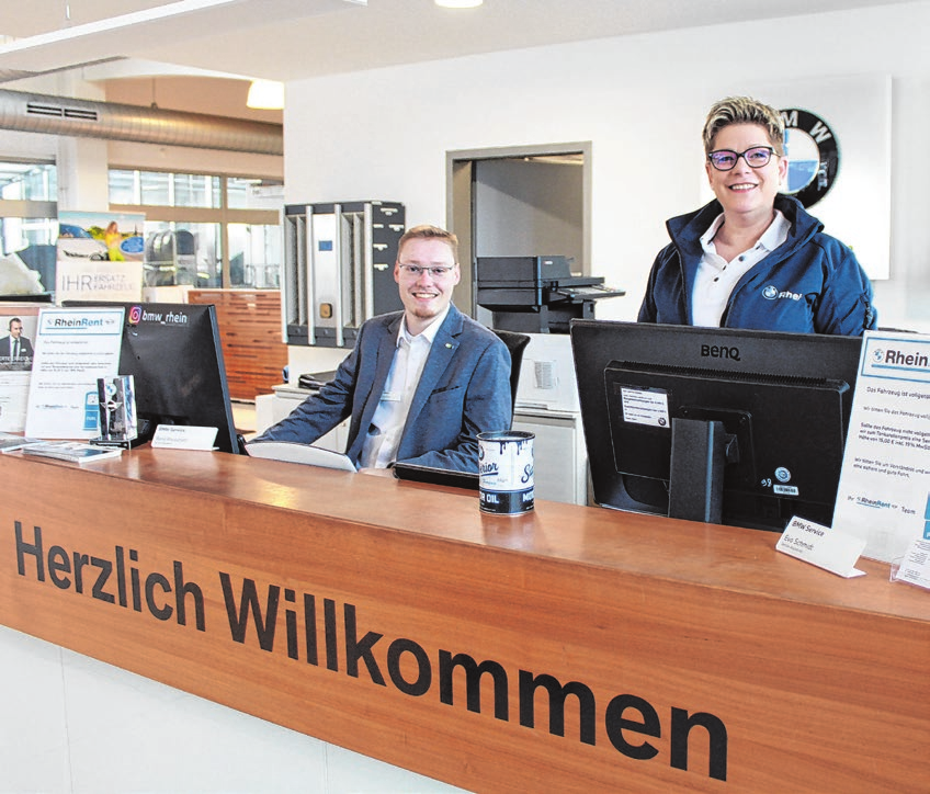 Das Serviceteam freut sich, die Besucherinnen und Besucher begrüßen zu dürfen.