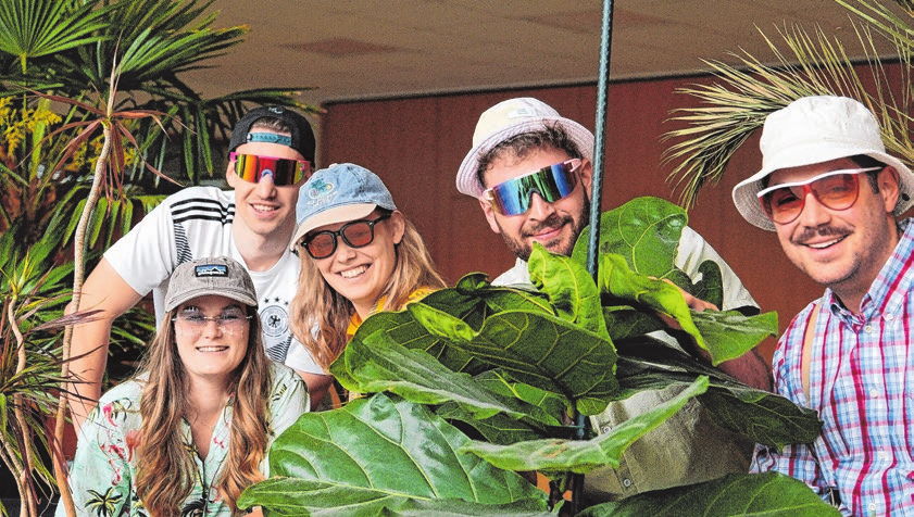 Die Flughafen Security: Lisa Dörr, Moritz Lehmann, Philipp Kress, Marcella Häupl, Felix Gunkel.
