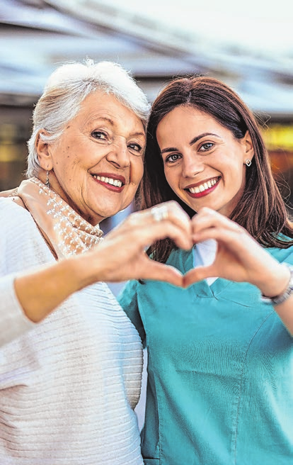 Der Beruf des Pflegers ist weit mehr als ein Job. Foto: D. Gordic – stock.adobe