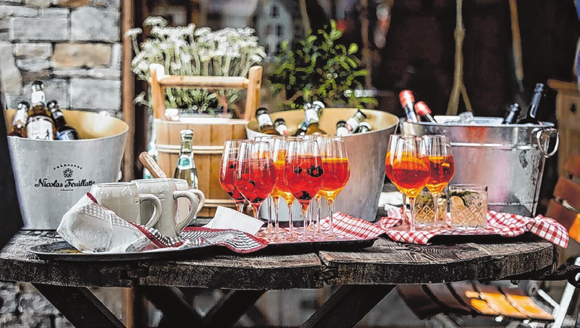 Vom Menüvorschlag über die musikalische Umrahmung bis zur Deko: in der Traufganghütte passt alles zusammen.