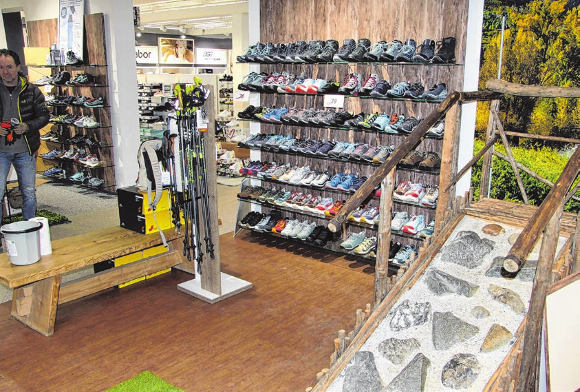 Das Angebot ist in Segmente aufgeteilt, unter anderem gibt es auch einen Outdoor-Bereich.