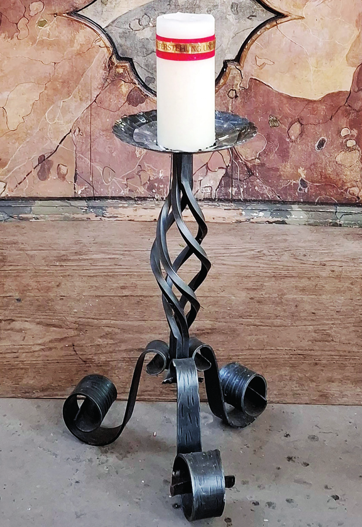 Kerzen bei der Kommunion und der Konfirmation sind ein Symbol für den Glauben und das Licht auf dem Lebensweg. Foto: privat